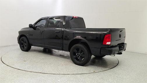 Brilliant Black Crystal Pearlcoat 2018 RAM 1500 Express