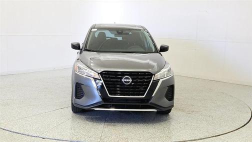 Gun Metallic 2025 Nissan Kicks Play S