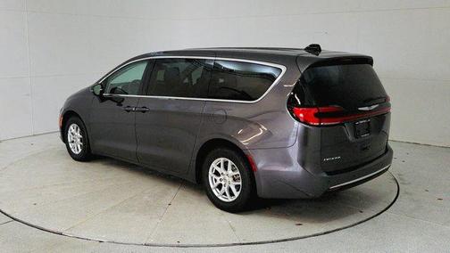 2023 Chrysler Pacifica Touring-L