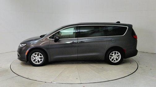 2023 Chrysler Pacifica Touring-L