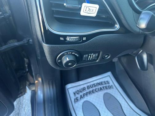 2020 Jeep Cherokee Altitude