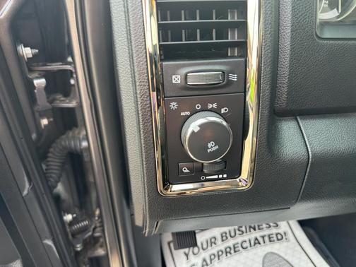 2017 RAM 1500 Night Crew Cab 4x4 5'7' Box