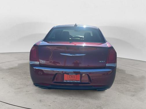2018 Chrysler 300 Limited