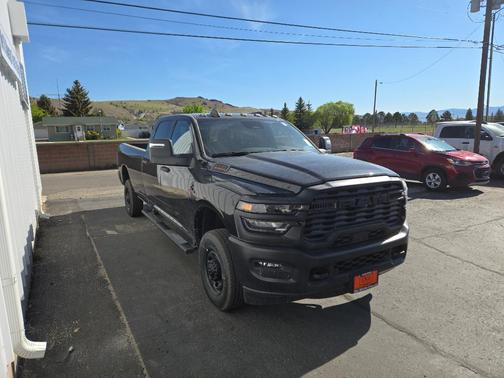 2025 RAM 2500 Tradesman Crew Cab 4x4 8' Box
