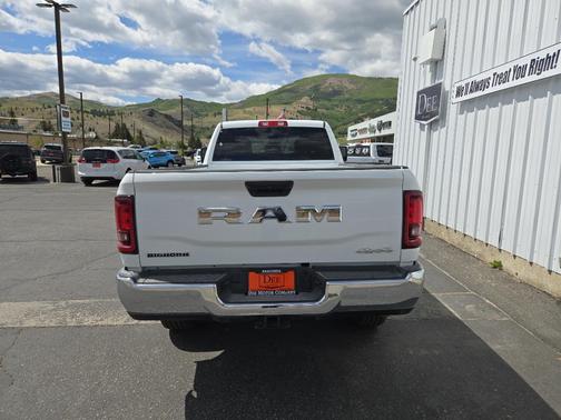 2025 RAM 2500 Big Horn Crew Cab 4x4 8' Box