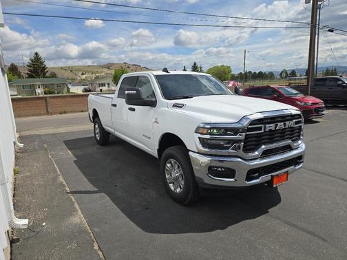 2025 RAM 2500 Big Horn Crew Cab 4x4 8' Box