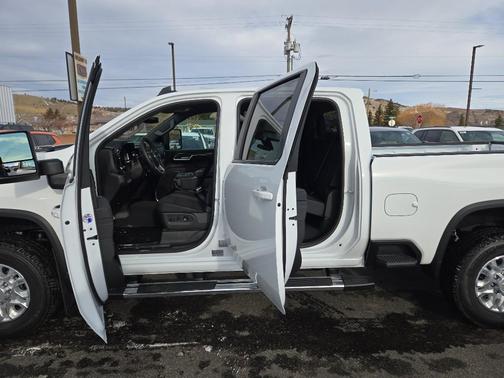 2026 Chevrolet Silverado 3500 LT