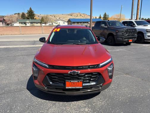Cayenne Orange Metallic 2024 Chevrolet Trax FWD ACTIV