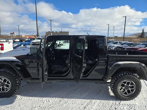 Black Clearcoat 2026 Jeep Gladiator Rubicon