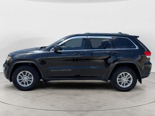 Diamond Black Crystal Pearl 2018 Jeep Grand Cherokee Laredo