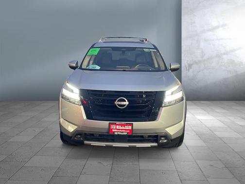 2025 Nissan Pathfinder Platinum 4WD