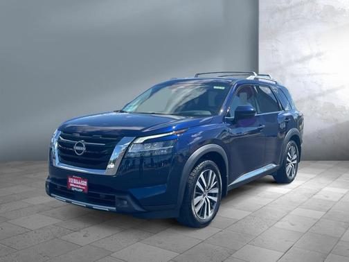 2022 Nissan Pathfinder Platinum 4WD