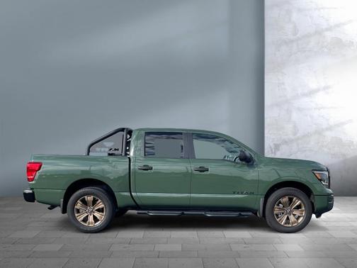 2024 Nissan Titan SV