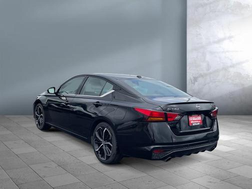2023 Nissan Altima SR FWD