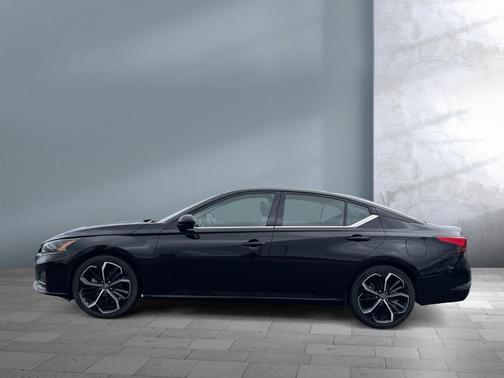 2023 Nissan Altima SR FWD