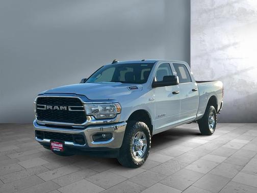 2022 RAM 2500 Tradesman Crew Cab 4x4 6'4' Box