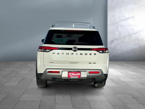 2023 Nissan Pathfinder SL 4WD