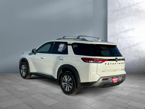 2023 Nissan Pathfinder SL 4WD