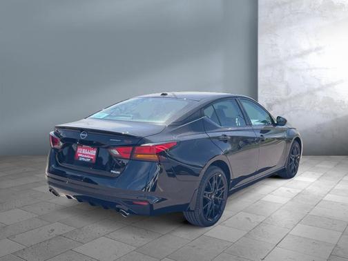 Super Black 2026 Nissan Altima SR AWD