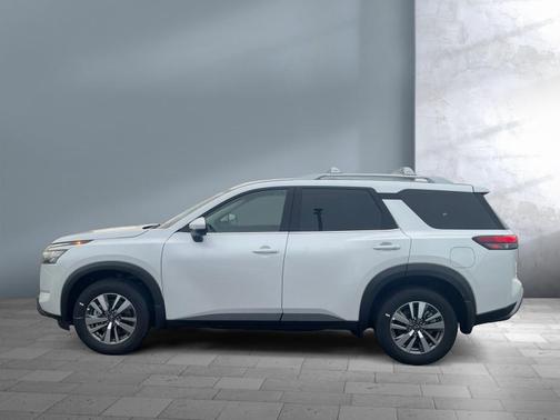 2025 Nissan Pathfinder SL 4WD