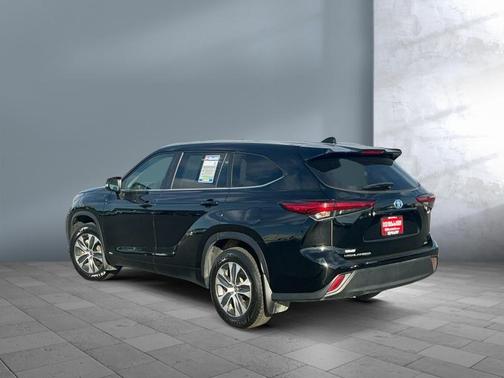 2023 Toyota Highlander Hybrid XLE
