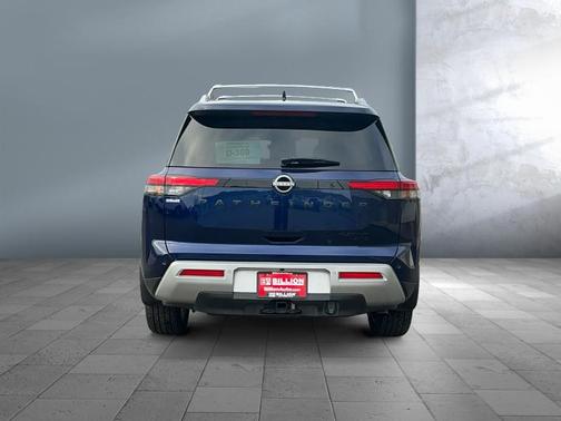 2024 Nissan Pathfinder Platinum 4WD