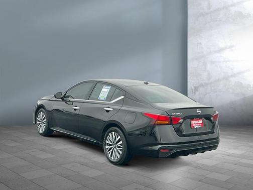 Super Black 2025 Nissan Altima SV FWD