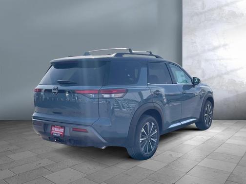 Baltic Teal/Super Black 2026 Nissan Pathfinder Platinum