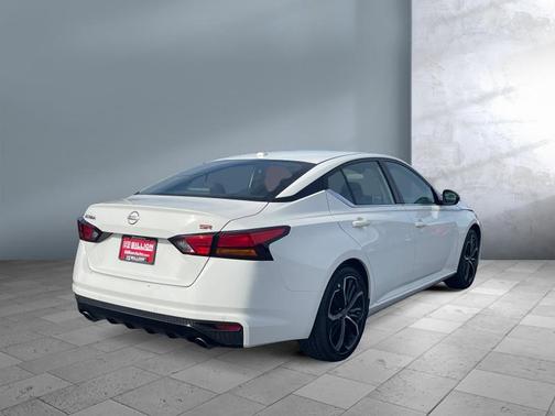 2023 Nissan Altima SR FWD