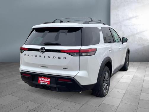 Everest White Pearl Tricoat 2026 Nissan Pathfinder SV