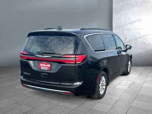 2022 Chrysler Pacifica Touring-L