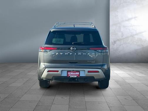 2023 Nissan Pathfinder Platinum 4WD