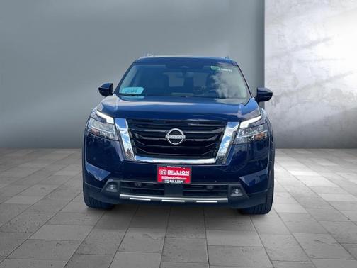 2022 Nissan Pathfinder SL 4WD