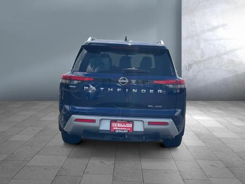 2022 Nissan Pathfinder SL 4WD