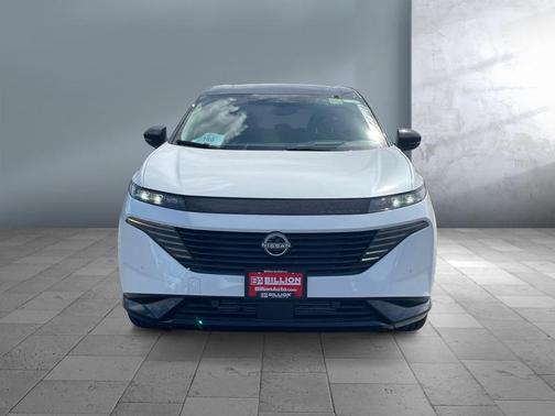 Everest White Pearl Tricoat/Super Black 2026 Nissan Murano Platinum