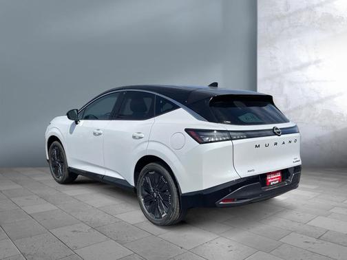Everest White Pearl Tricoat/Super Black 2026 Nissan Murano Platinum
