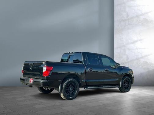 2019 Nissan Titan SV