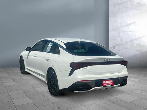 Snow White Pearl 2025 Kia K5 LXS