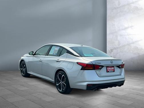 2023 Nissan Altima SR FWD