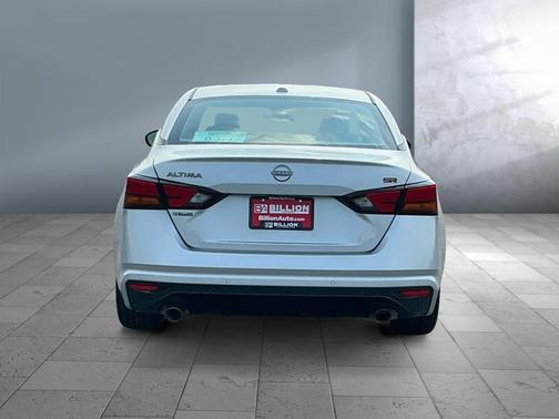 2023 Nissan Altima SR FWD