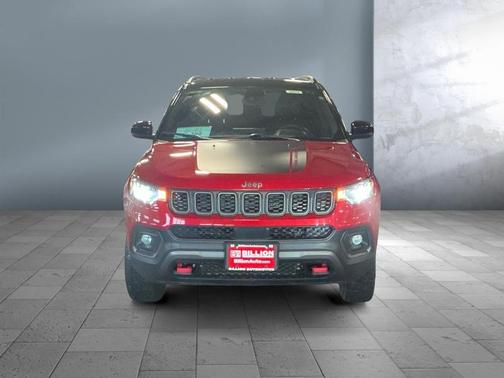 Red Hot Pearlcoat 2025 Jeep Compass Trailhawk
