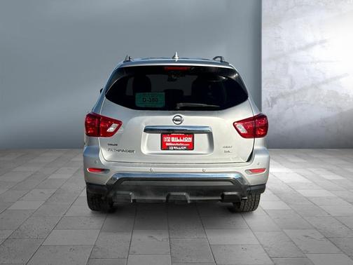 2019 Nissan Pathfinder SL