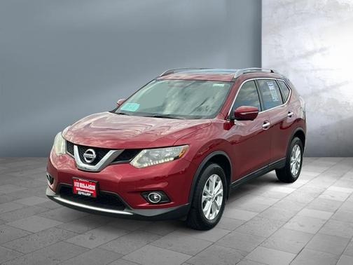 Red 2015 Nissan Rogue SV