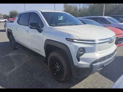 2025 Chevrolet Silverado EV LT