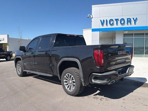 Onyx Black 2023 GMC Sierra 1500 AT4