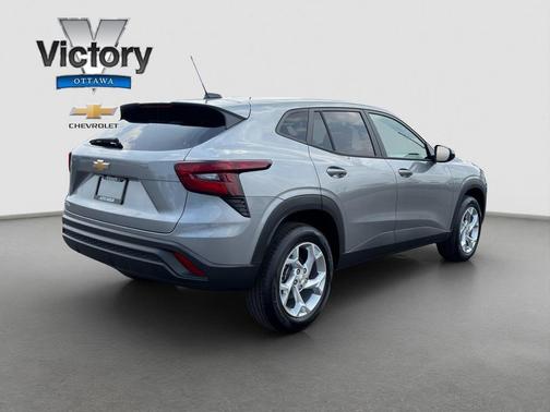 Sterling Gray Metallic 2026 Chevrolet Trax LS
