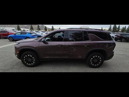 Stardust Metallic 2024 Chevrolet Traverse AWD Z71