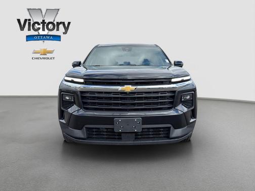 Mosaic Black Metallic 2024 Chevrolet Traverse LS