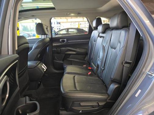 Everlasting Silver 2022 Kia Sorento S