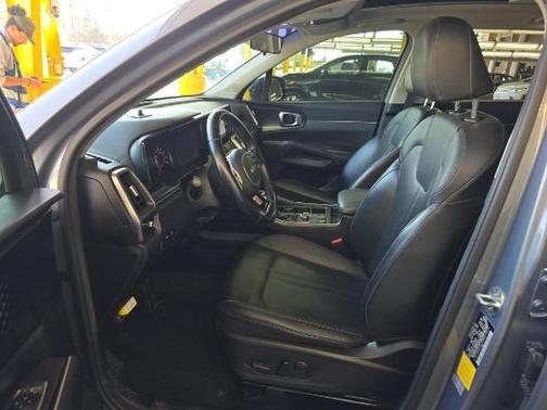 Everlasting Silver 2022 Kia Sorento S